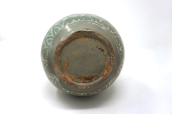 Koryo Style Celadon Bottle Vase with Inlaid Willow Design