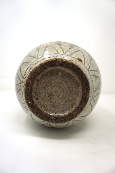 Chosun Dynasty Bunchung Bottle Vase with Engraved Designs