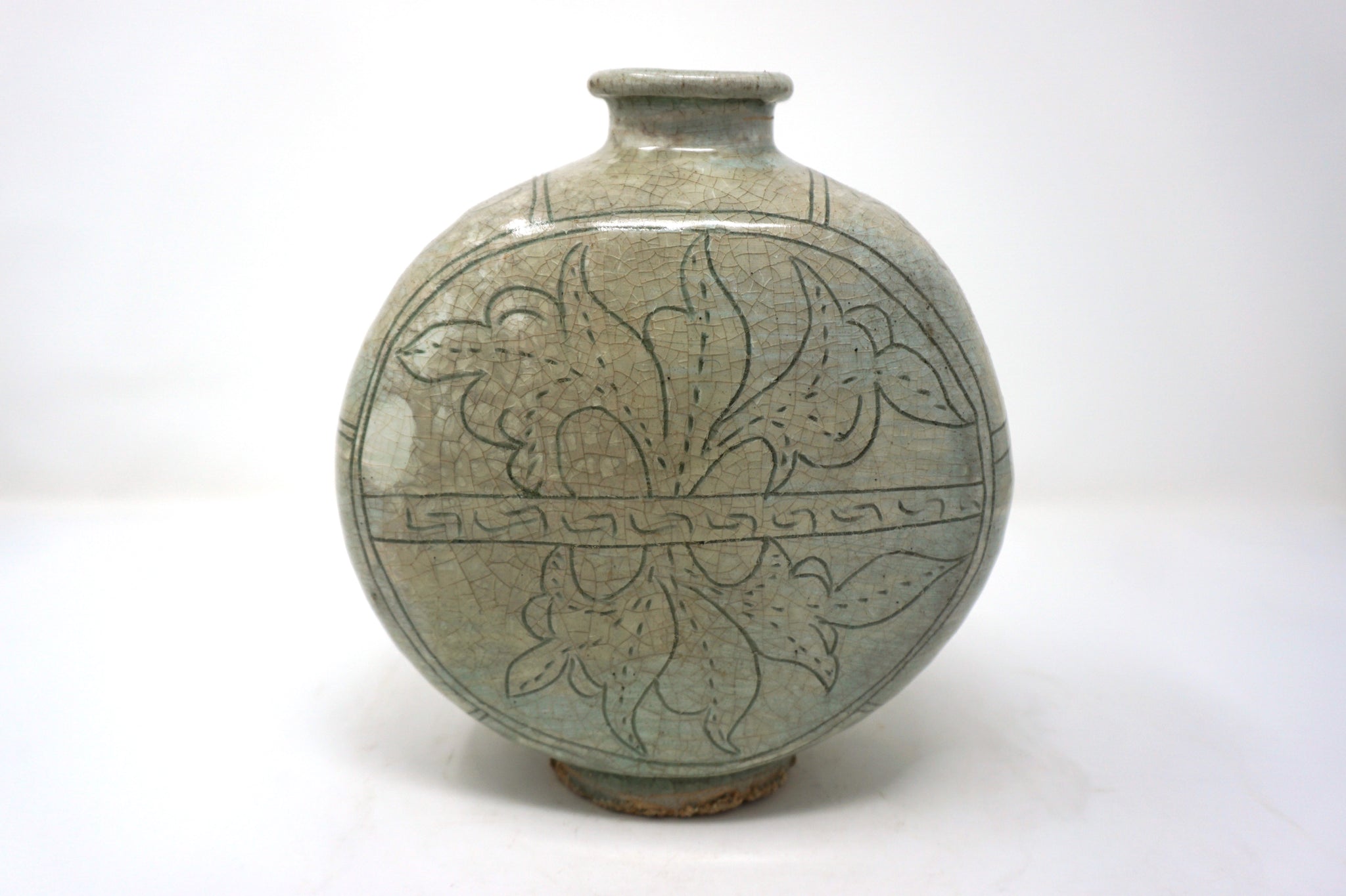 Bunchung Flat Bottle are with Abstract Design