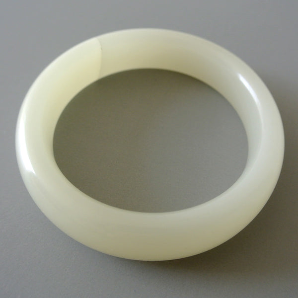 Chinese White Jade Bangle with One Natural Line