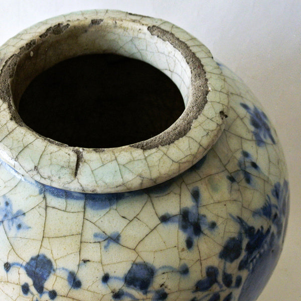 Early Chosun Blue and White Jar with Cracle Glaze