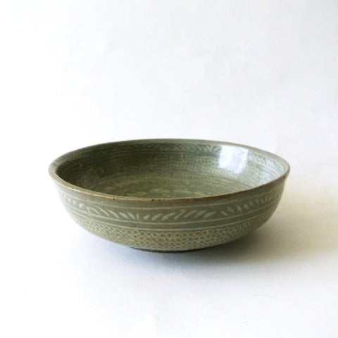Inlaid Bunchong Bowl from Chosun Dynasty
