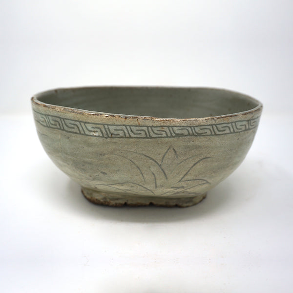 Celadon Bunchung Porcelain Oval Bowl with Flower Design
