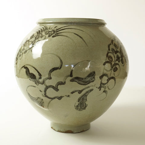 Large White Porcelain Jar Vase with Iron Dragon Painting
