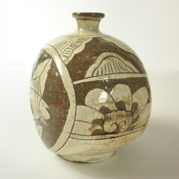 Bunchung Porcelain Pyunbung Bottle Vase with Fish Carving