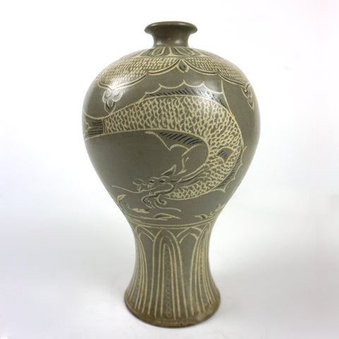 Bunchung Porcelain Maping Shape Vase with Inlaid Fish Dragon Design from Chosun Dynasty