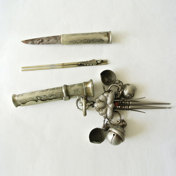 Korean "Eunjangdo" Dagger with Chopsticks and Various Pendants
